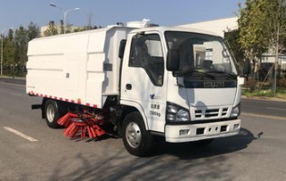 扫路车