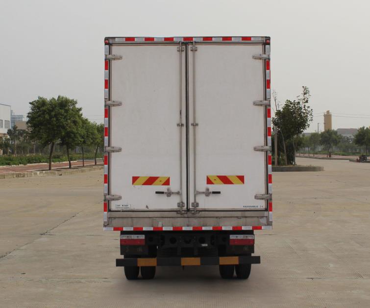 东风牌EQ5180XLC8CDEAC冷藏车公告图片