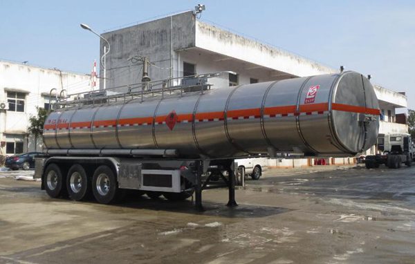 醒狮牌12.8米29.4吨3轴易燃液体罐式运输半挂车(SLS9402GRYB)