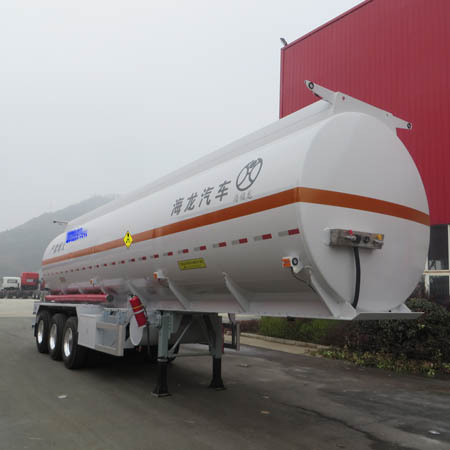 海福龙牌10.6米32.5吨3轴氧化性物品罐式运输半挂车(PC9400GYW)