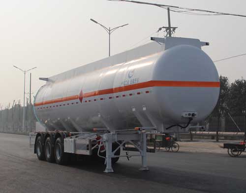 开乐牌11.7米31.2吨3轴易燃液体罐式运输半挂车(AKL9400GRYC)