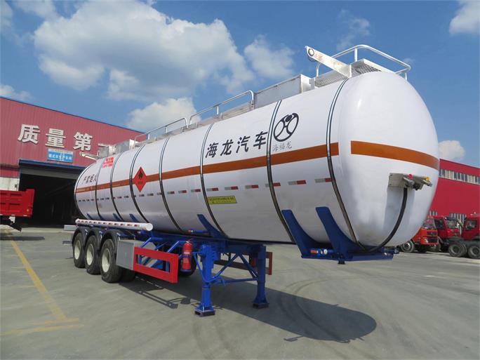 海福龙牌10.5米32吨3轴易燃液体罐式运输半挂车(PC9404GRY4)