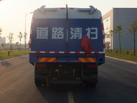 扫路车图片