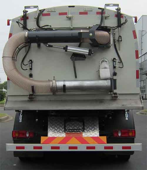 金鴿牌YZT5120TSLBE5掃路車(chē)公告圖片