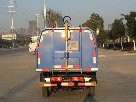 东风小康 CLQ5020XTY5XK密闭式桶装垃圾车公告图片