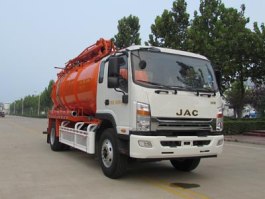 吸污车