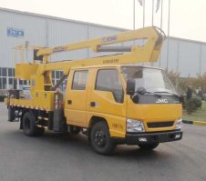高空作业车