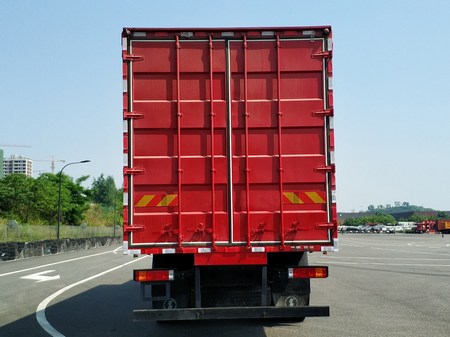 陜汽牌SX5250XXYMP5廂式運輸車公告圖片