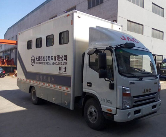 天順牌CHZ5090XYM運(yùn)馬車公告圖片