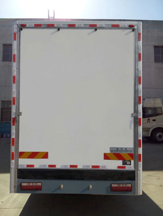 天順牌CHZ5090XYM運(yùn)馬車公告圖片