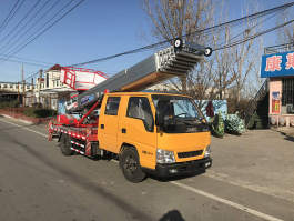 高空作业车