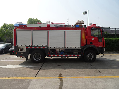 天河牌LLX5155GXFGL30/Y干粉水联用消防车图片
