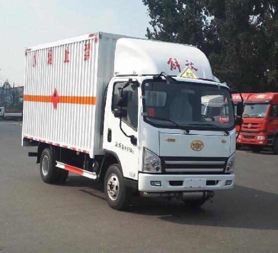 解放牌CA5045XRQP40K17L1E5A84易燃?xì)怏w廂式運(yùn)輸車公告圖片