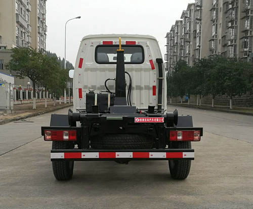 东风牌SE5031ZXX5车厢可卸式垃圾车公告图片
