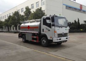 华威驰乐牌SGZ5070GJYWP5加油车