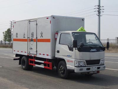 江特牌JDF5040XZWJ5雜項(xiàng)危險(xiǎn)物品廂式運(yùn)輸車公告圖片