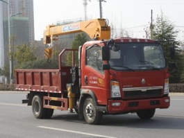随车起重运输车