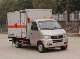 俊风牌DFA5030XRQ50Q5ACWXP易燃气体厢式运输车