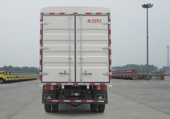 豪沃牌ZZ5087CCYG3315E183倉(cāng)柵式運(yùn)輸車(chē)公告圖片