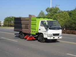 扫路车