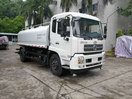 洒水车