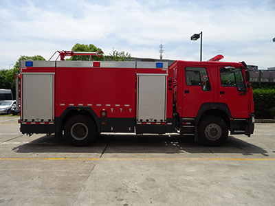 天河牌LLX5205GXFPM80/HM泡沫消防车
