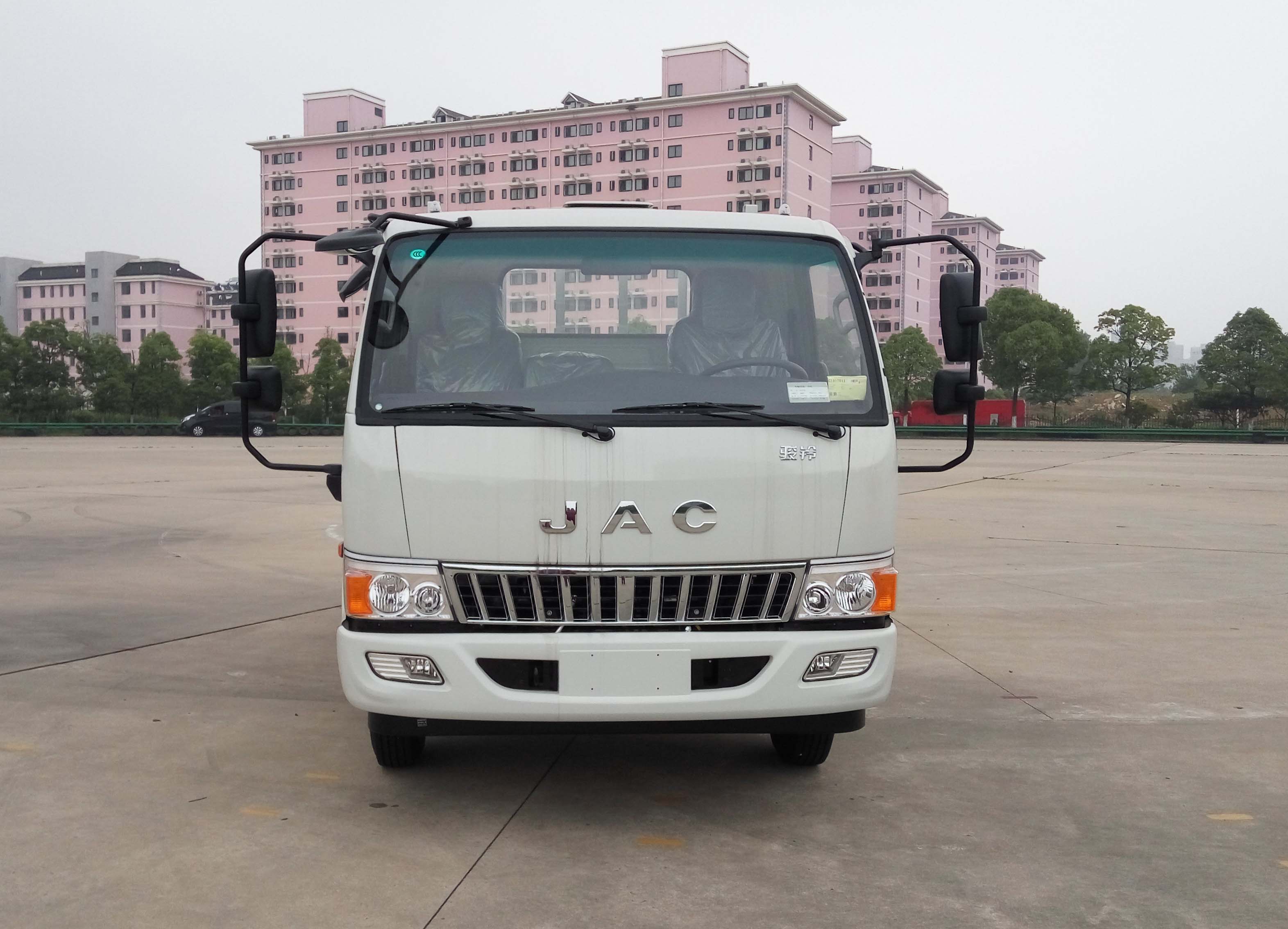 亚洁牌BQJ5100GQXE5护栏清洗车公告图片