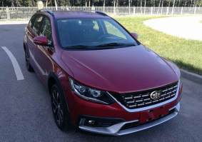 骏派牌CA7151E5型轿车