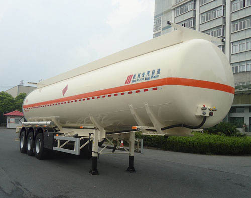 宏宙牌12.3米32吨3轴易燃液体罐式运输半挂车(HZZ9400GRYJ)