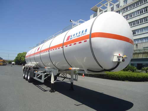 宏宙牌12.4米31.5吨3轴易燃液体罐式运输半挂车(HZZ9400GRYH)