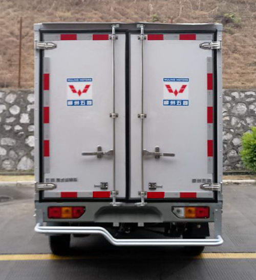 五菱牌WLQ5028XXYSPDY廂式運(yùn)輸車公告圖片