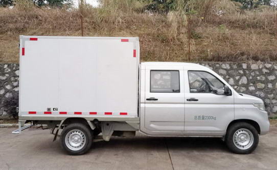 五菱牌WLQ5028XXYSPDY廂式運(yùn)輸車公告圖片