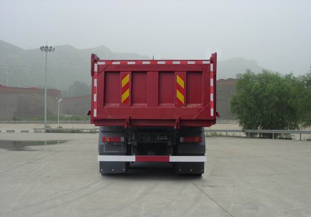 豪沃牌ZZ5257ZLJN3847E1自卸式垃圾車公告圖片