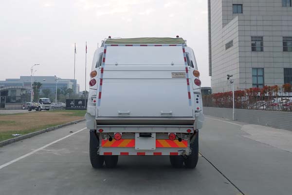 悅達牌YD5180ZYSCAE6壓縮式垃圾車公告圖片