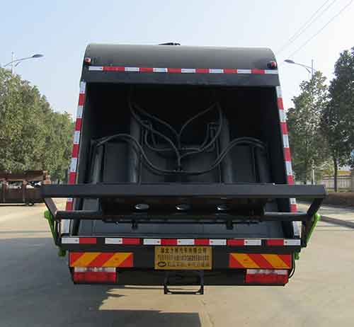 中汽力威牌HLW5181ZYS6EQ压缩式垃圾车公告图片