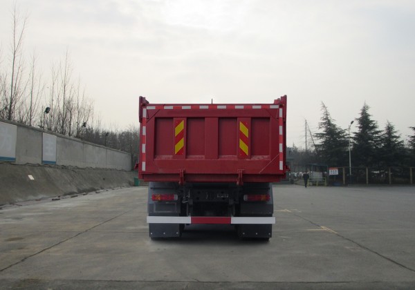 豪沃牌ZZ5257ZLJN4347E1自卸式垃圾車公告圖片