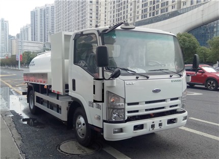 三力牌CGJ5070GXEBEV纯电动吸粪车公告图片