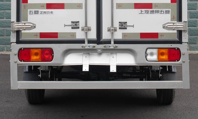 五菱牌LZW5022XXYBQ6E廂式運(yùn)輸車(chē)公告圖片