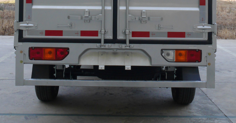 五菱牌LZW5028XXYSP6G廂式運(yùn)輸車(chē)公告圖片