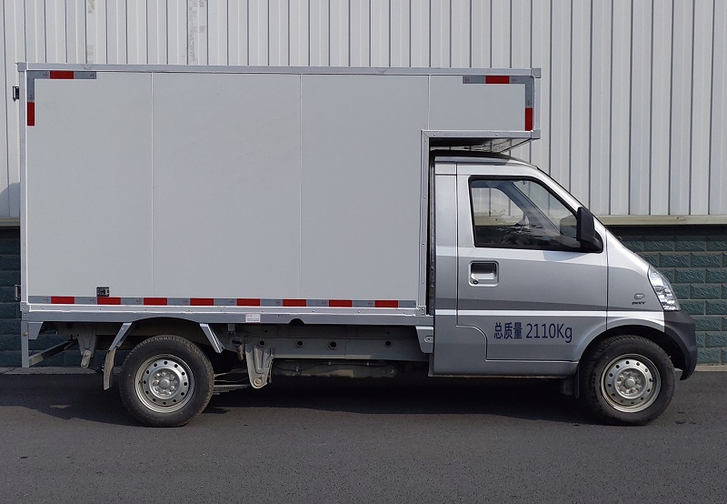 五菱牌LZW5028XXYBQ6E廂式運(yùn)輸車公告圖片