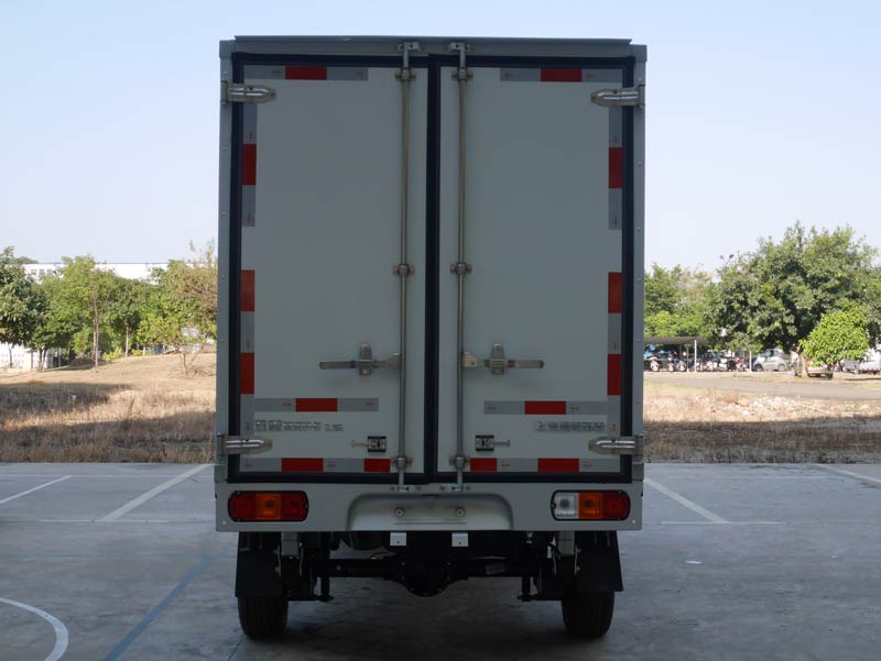 五菱牌LZW5028XXYBQ6E廂式運(yùn)輸車公告圖片