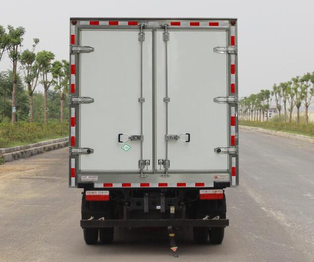 東風(fēng)牌EQ5090XLC8NDBAC冷藏車公告圖片