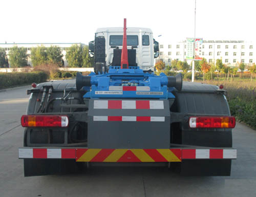 沃達(dá)特牌QHJ5313ZXX車(chē)廂可卸式垃圾車(chē)公告圖片