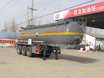 程力威牌9.5米30.5吨3轴腐蚀性物品罐式运输半挂车(CLW9404GFWB)