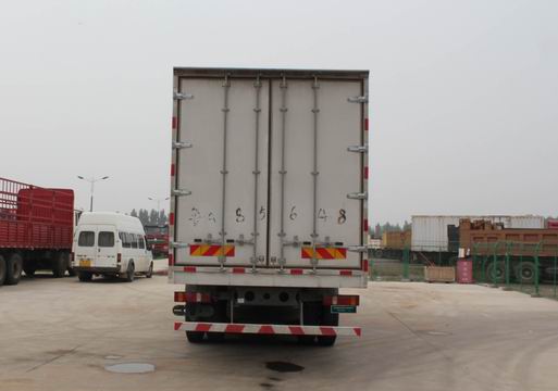 汕德卡牌ZZ5316XXYN466GE1廂式運輸車公告圖片