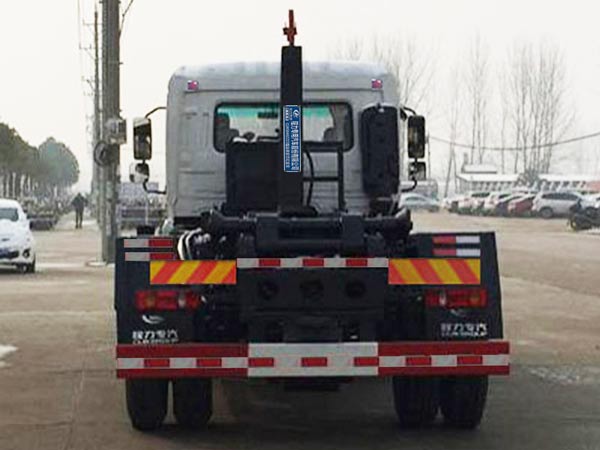 东风天锦D530常规 CLW5161ZXXD5车厢可卸式垃圾车公告图片