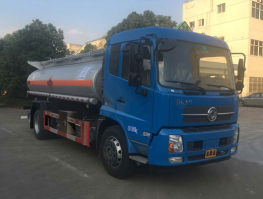 运油车