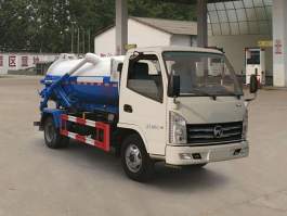 程力威牌CLW5040GXWK5吸污车