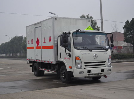 大運(yùn)牌CGC5081XRQHDD33E易燃?xì)怏w廂式運(yùn)輸車公告圖片