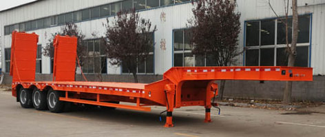 低平板半挂车